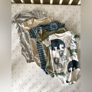 5 Short-Sleeve Baby Onesies Size 9m